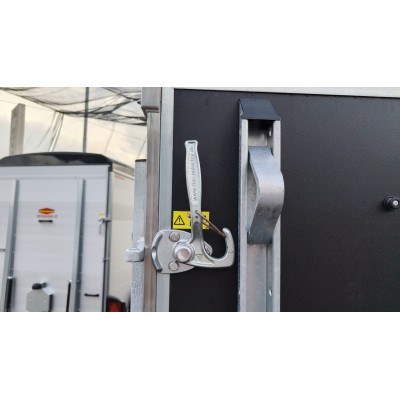 Trailer trasporto cavalli Boeckmann Duo C in porta consegna