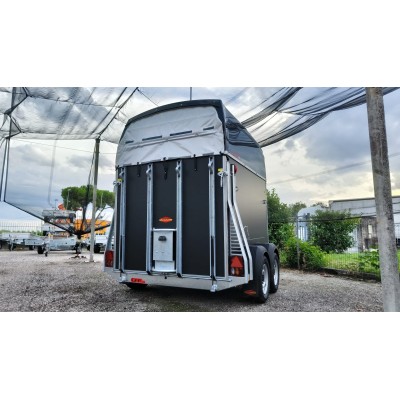 Trailer trasporto cavalli Boeckmann Duo C in porta consegna