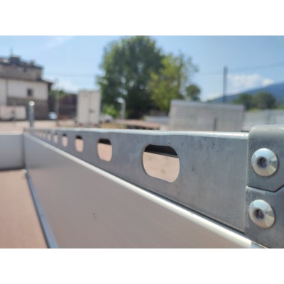 Carrello rimorchio auto mono asse con sponde in alluminio frenato