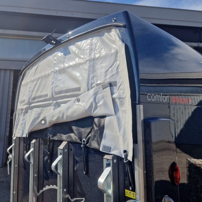 Trailer Trasporto cavalli Boeckmann Comfort in Vetroresina  due posti