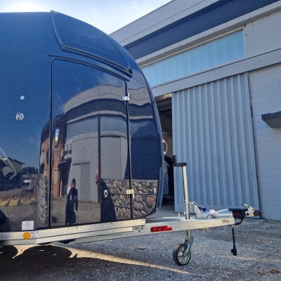 Trailer Trasporto cavalli Boeckmann Comfort in Vetroresina  due posti
