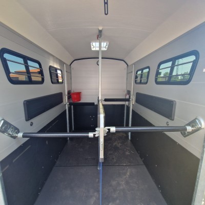 Trailer trasporto cavalli Boeckman Portax S LR Ponta Consegna