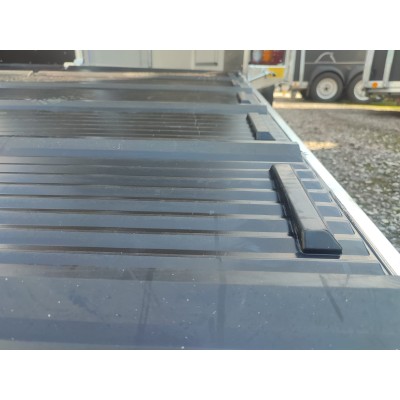 Trailer trasporto cavalli due posti con selleria Boeckmann DUO ESPRIT