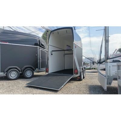 Trailer trasporto cavalli un posto Boeckmann Uno Esprit Silver + Black