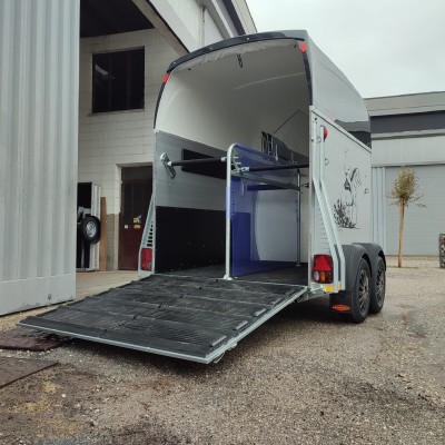 Pronta consegna Champion C Western