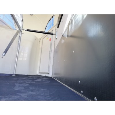 Trailer trasporto cavalli in alluminio Boeckmann Champion C Western con Selleria