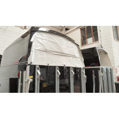 Trailer trasporto cavalli due posti in vetroresina PRONTA CONSEGNA