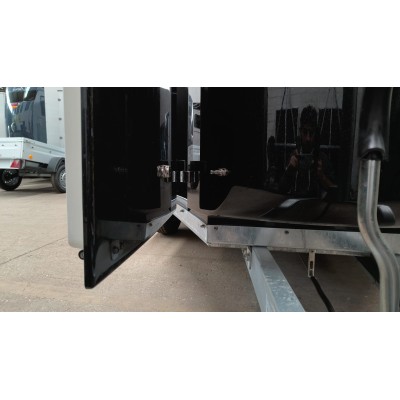 Trailer trasporto cavalli due posti in vetroresina PRONTA CONSEGNA