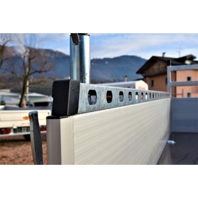 Carrello rimorchio auto frenato mono asse con sponde in alluminio